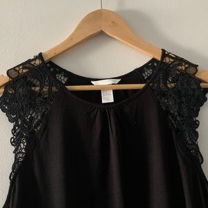 H&M lace sleeve sleeveless black top